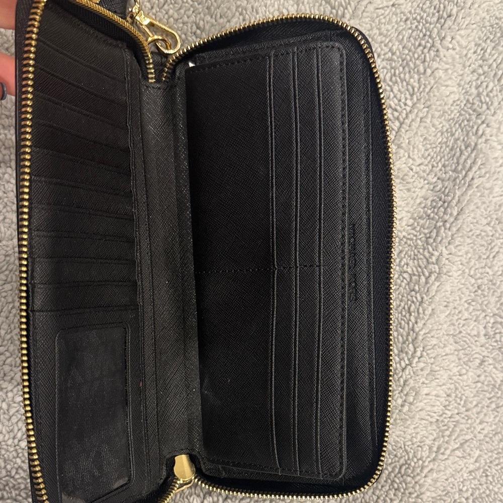 Michael Kors Elegant Black Wristlet - Picture 3 of 4
